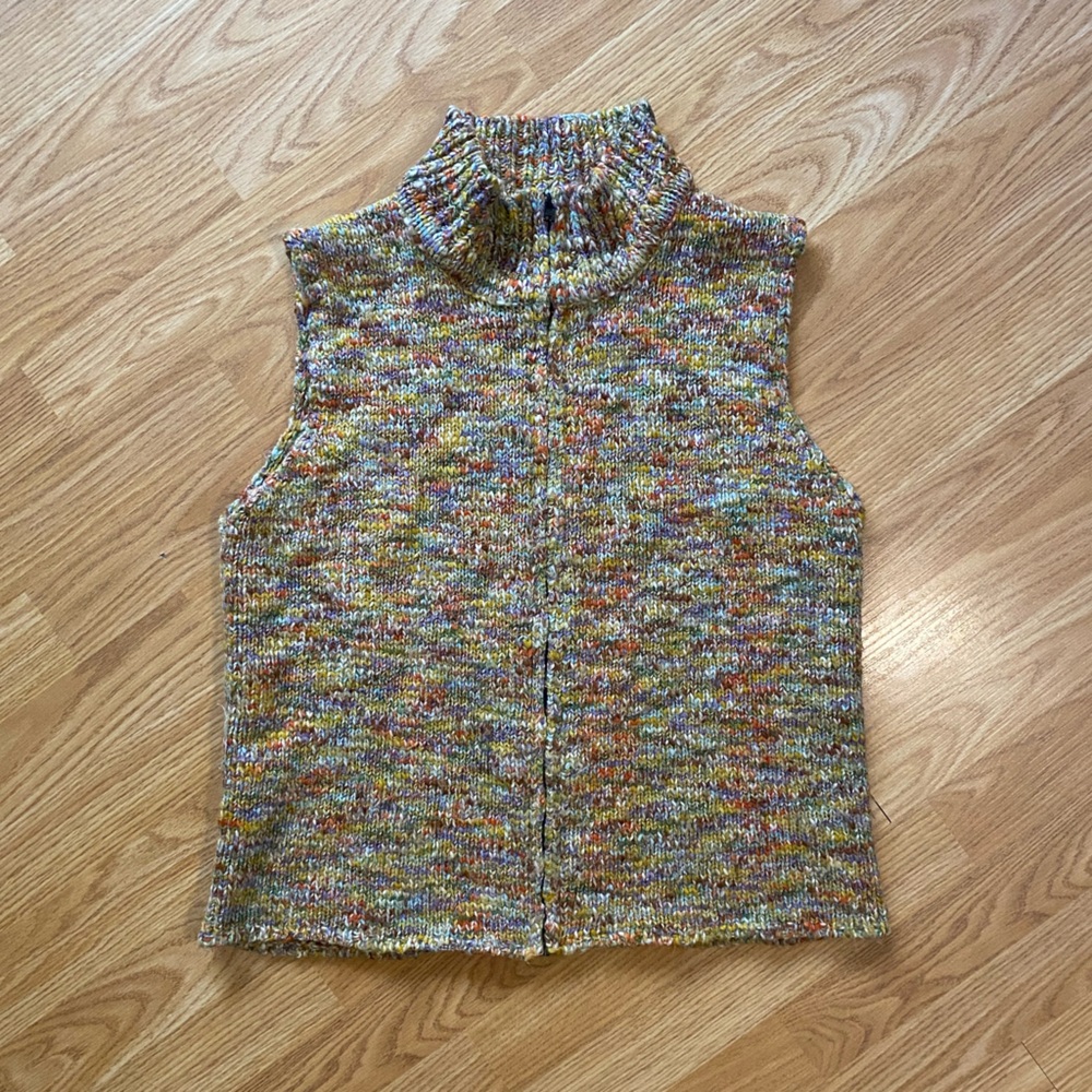UNIQUE Winding River Zip-Up Acrylic Vest - Size S/M